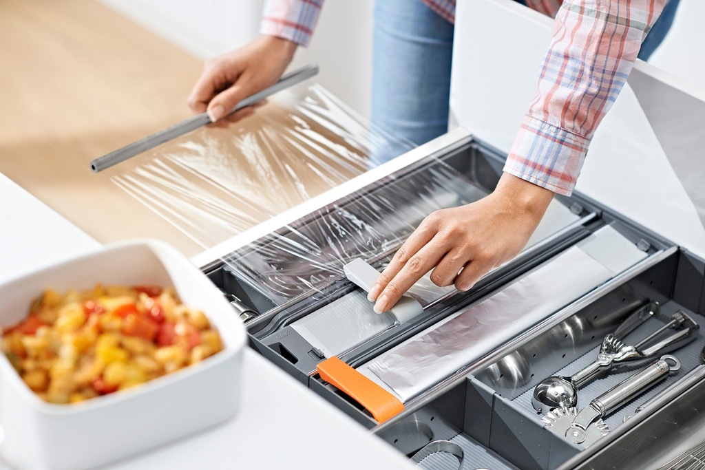 Cortador_de_pl_stico_Blum_ORGA-LINE_para_organizaci_n_de_cajones_de_cocina_4.jpg
