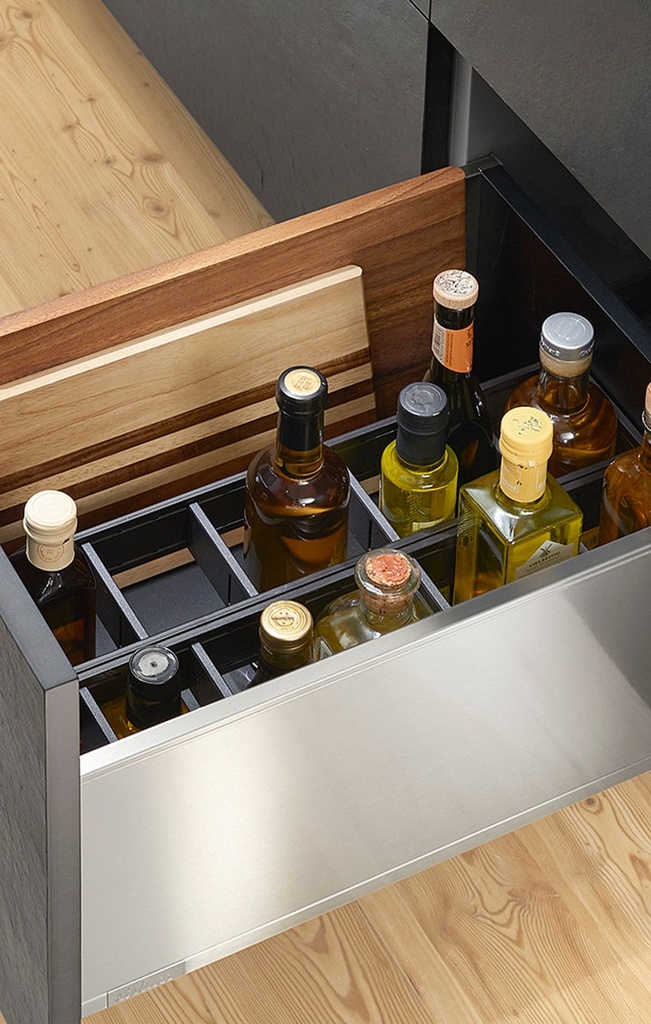 Set_Organizador_Botellero_Blum_AMBIA-LINE_para_marco_met_lico_de_100_mm_5.jpg