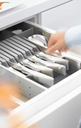 Porta_cuchillos_Blum_ORGA-LINE_para_organizaci_n_de_cajones_de_cocina_3.jpg