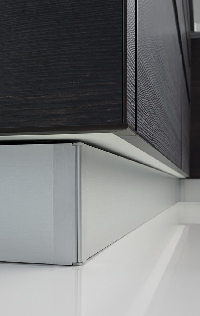Zoclo_FUTURE_para_gabinetes_de_cocina_acabado_inox_satinado_21.jpg