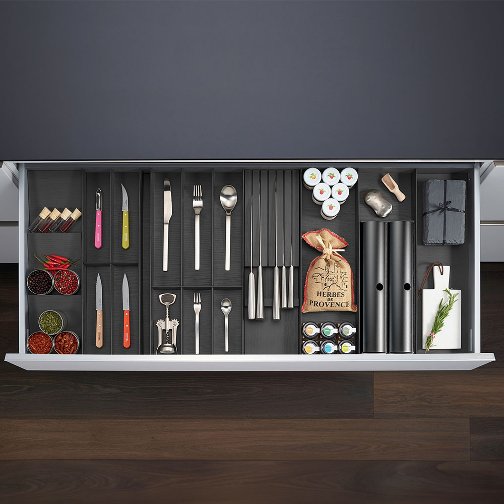 SISTEMA ORGANIZADOR CUBERTERO LINIQ, ACABADO FRESNO NEGRO